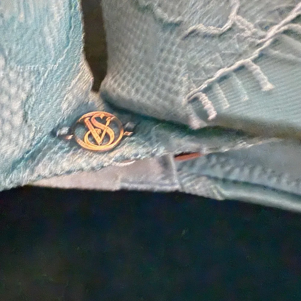 Victoria's Secret Very Sexy Push Up Bra Light Blue‎ Lace Trim 32C